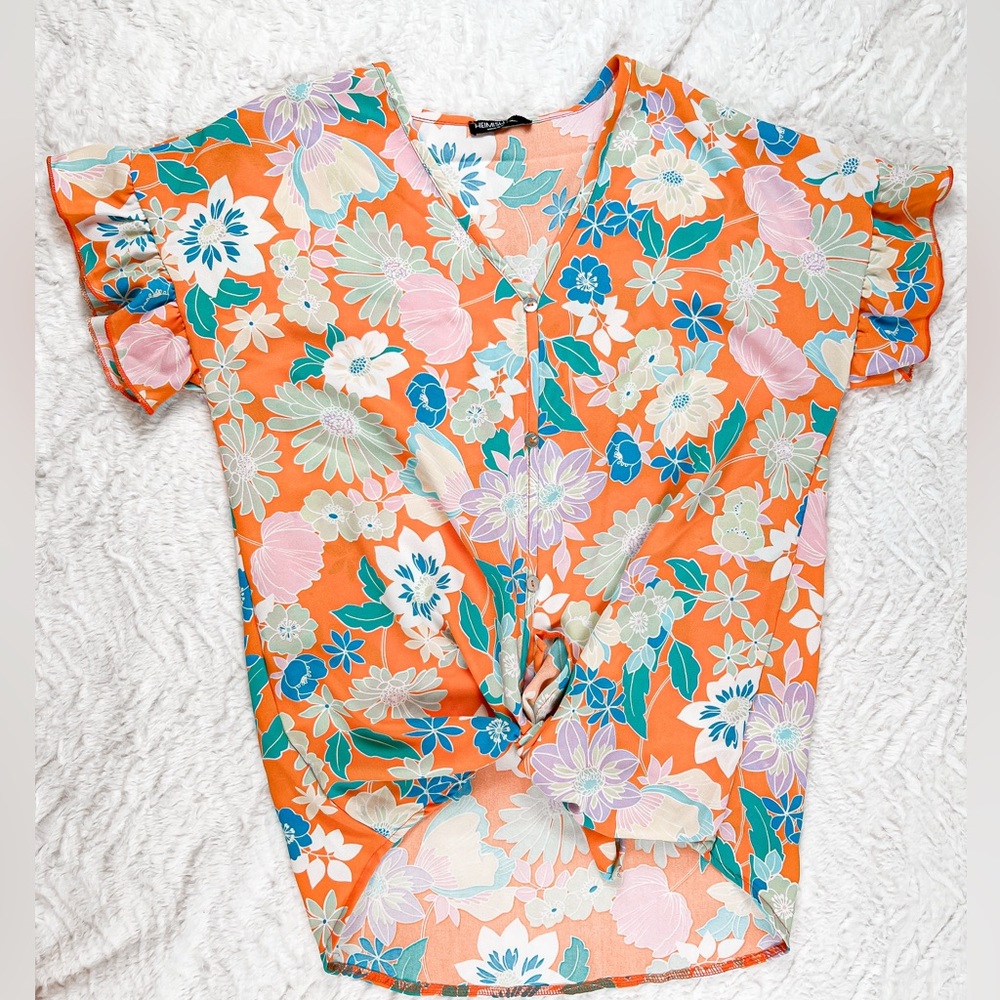 NWT! Bright Floral Top w/Ruffle Sleeve